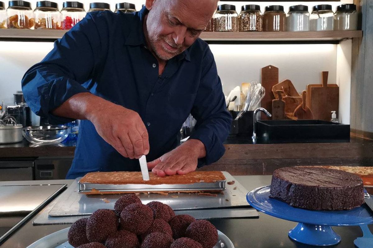 4bca56b4313b0a2111432781f85bf579 XL 8b17c934