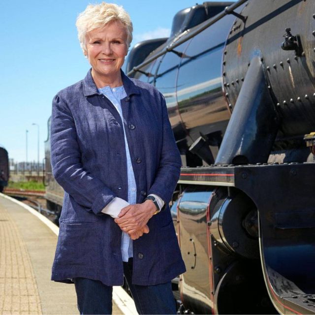 «Ταξιδεύοντας στη Βρετανία με την Τζούλι Γουόλτερς» στην ΕΡΤ2 και στο ERTFLIX.