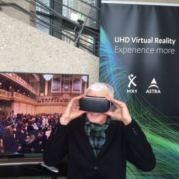 Η Astra και η MX1 επιδεικνύουν τις δυνατότητες της τεχνολογίας VR