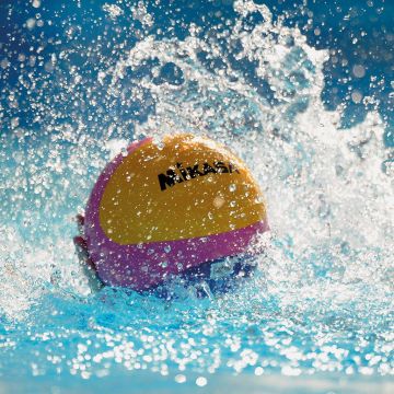 To πόλο «παίζει» στα κανάλια Novasports