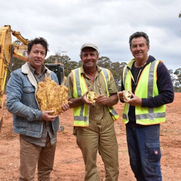 Το Viasat Explore φέρνει τον Αύγουστο στις οθόνες μας τις περιπέτειες των Αυστραλών χρυσωρύχων και τα ταξίδια του εξερευνητή Τζέρεμι Ουέιντ