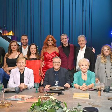 ΕΡΤ1: #Παρέα με τον Γιώργο Κουβαρά – Αφιέρωμα στο μουσικό θέατρο