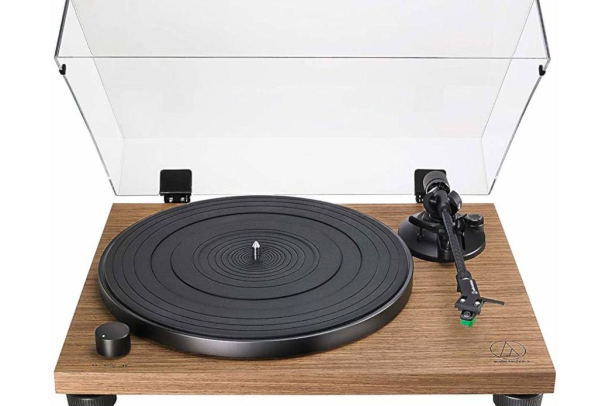 Το Public η πρώτη αλυσίδα στην Ελλάδα που λανσάρει το νέο πικάπ της Audio-Technica