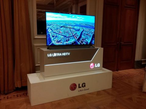 Photo 2 LG Ultra HD TV 907ef160