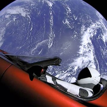 Το Tesla του Elon Musk μπορεί να πέσει στη Γη μετά από 1 εκατ. χρόνια