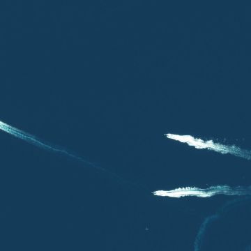 Ελληνικοί μικροδορυφόροι φωτογράφισαν από το Διάστημα τη φρεγάτα «Κίμων»