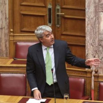 Κεδίκογλου: Προσωρινές οι άδειες των τηλεοπτικών σταθμών