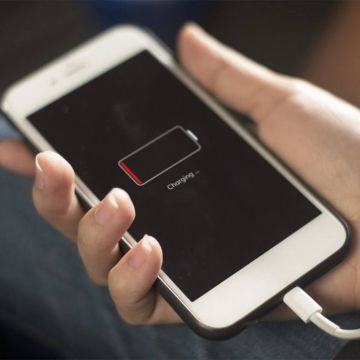 Στη μάχη κατά του κορονοϊού και τα κινητά τηλέφωνα