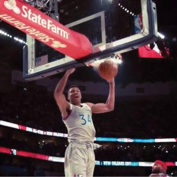 Στην COSMOTE TV μιλά αποκλειστικά ο Γ. Αντετοκούνμπο