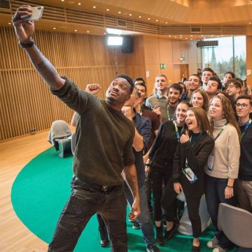 Πρόγραμμα Υποτροφιών COSMOTE 2018-19: 36 νέες υποτροφίες σε  φοιτητές με οικονομικές & κοινωνικές δυσκολίες