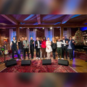 Ο Μιχάλης- Stavento- Koυϊνέλης και ο Mc Yinka με guest τη Λόλα Γιαννοπούλου στο εορταστικό «Μουσικό Κουτί» της ΕΡΤ1