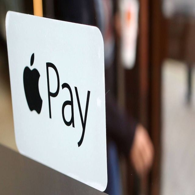 Στο Apple Pay «μπαίνουν» οι ελληνικές κάρτες