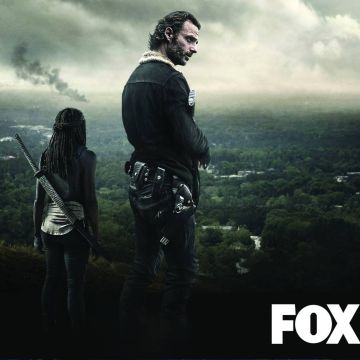 Με το πιο δυνατό και σοκαριστικό επεισόδιο, επιστρέφει απόψε το «The Walking Dead»!