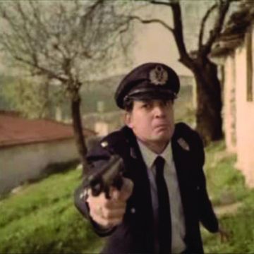 Πουτ δε κοτ νταουν ή πυροβολώ!