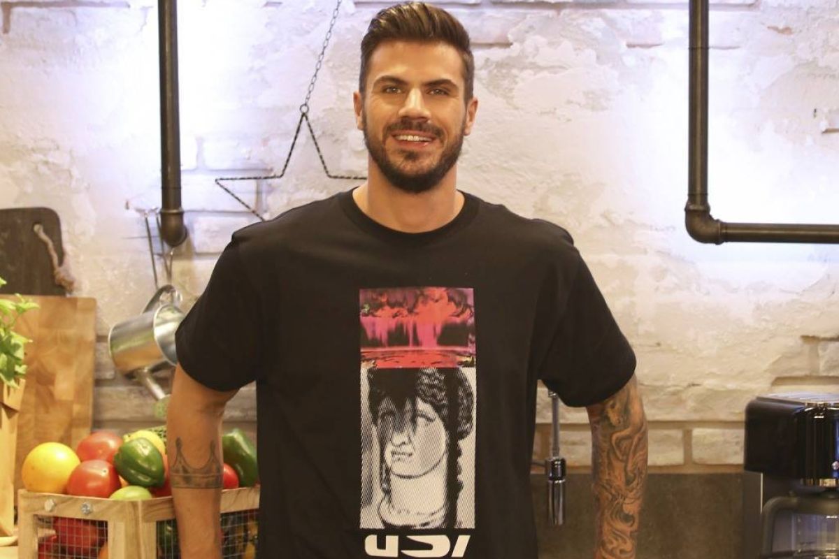 50c69d2b76596558131d181aba18d4d5 XL 98ada559