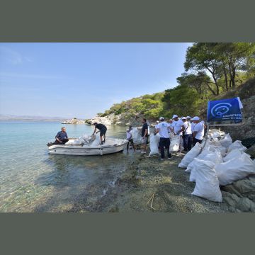 COSMOTE BLUE: οι εργαζόμενοι του Ομίλου στη μάχη για τον καθαρισμό των θαλασσών μας