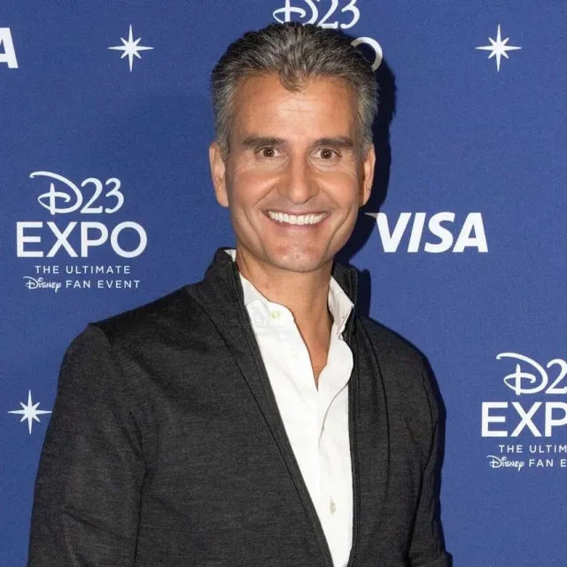 Ο Josh D’Amaro διαδέχεται τον Bob Iger στην κορυφή της Disney