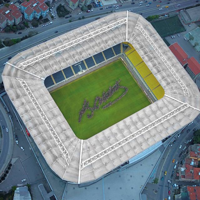 Φενέρμπαχτσε – Άγιαξ σε 4Κ από την δημόσια τουρκική τηλεόραση!