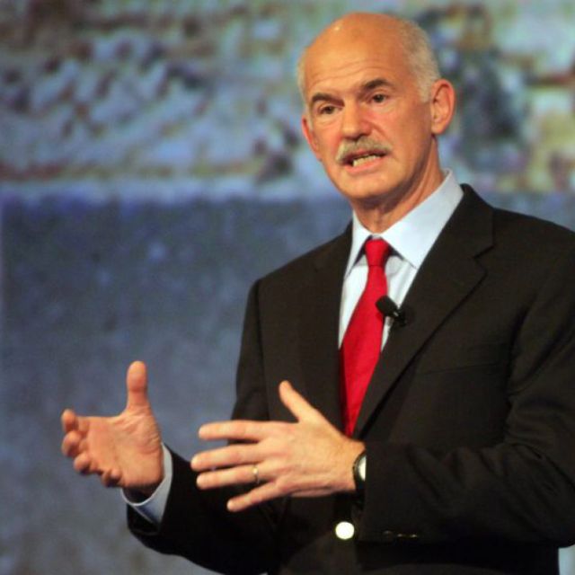 Κριτική Παπανδρέου σε κυβέρνηση και Σαμαρά για τις ψηφιακές τηλεοπτικές άδειες