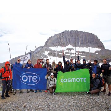 Στην κορυφή του Ολύμπου οι εναερίτες OTE-COSMOTE
