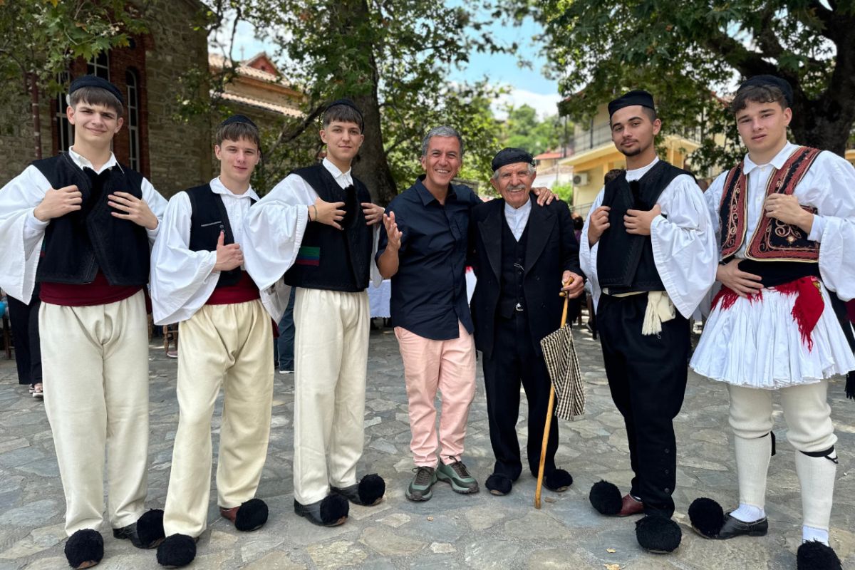 1280 square 100 a1e90653