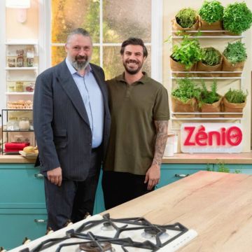 Νέα Συνεργασία ZeniΘ με τον Άκη Πετρετζίκη