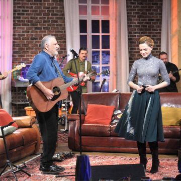 «Μουσικό Κουτί» στην ΕΡΤ1 με καλεσμένους τον Γιάννη Κότσιρα και την Ανδριάνα Μπάμπαλη