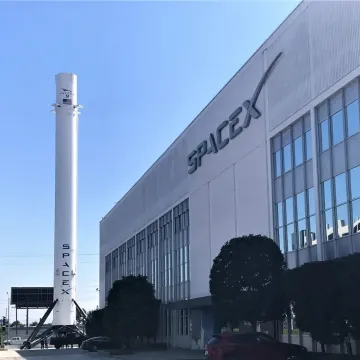 Η FCC εγκρίνει 15.000 δορυφόρους για τη SpaceX