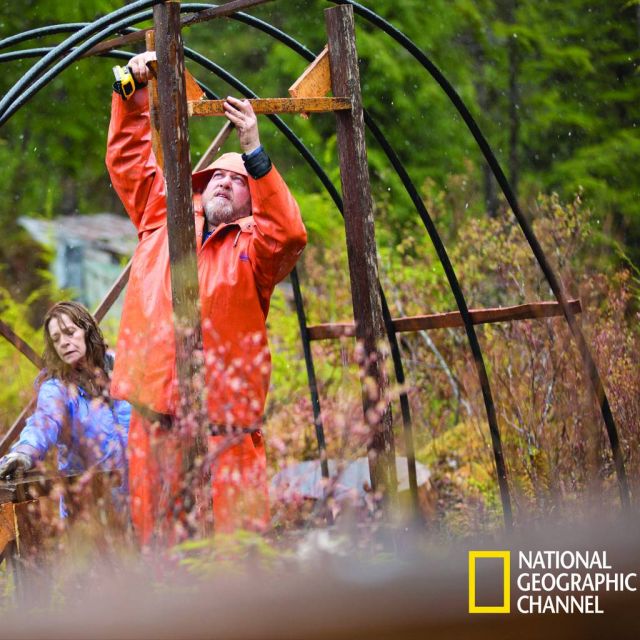 "ΝΗΣΙ ΧΩΡΙΣ ΚΑΝΟΝΕΣ" στο National Geographic Channel