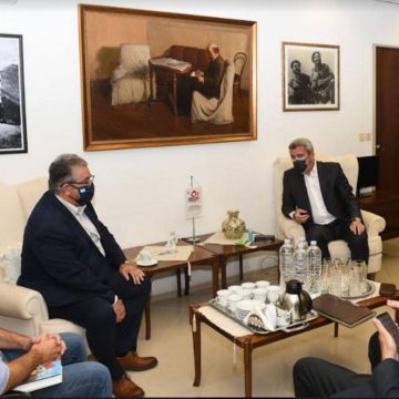 Στα γραφεία του ΚΚΕ oι εκδότες