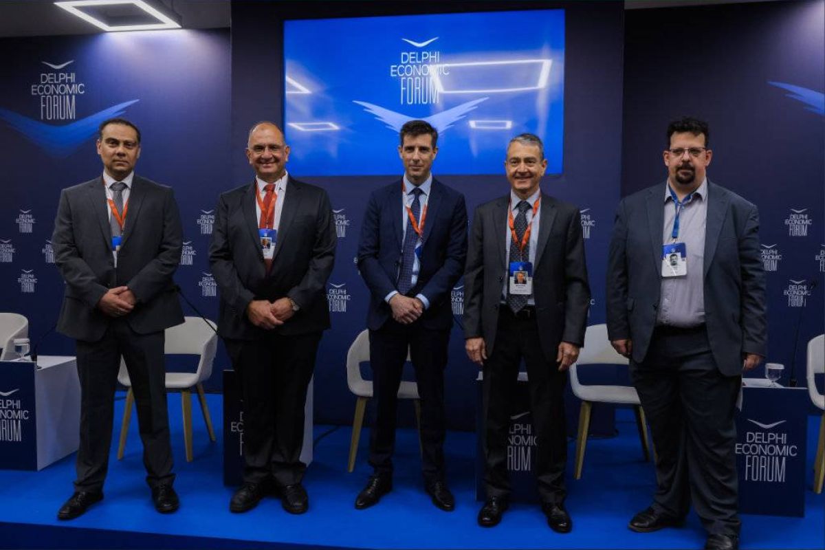 Έρχεται νέος νόμος για επιτάχυνση και απλοποίηση στις αδειοδοτήσεις κεραιών κινητών επικοινωνιών