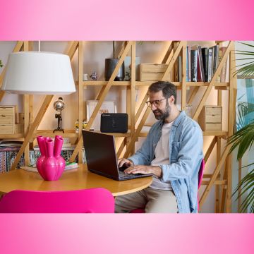 COSMOTE TELEKOM: Ολοκληρωμένη εμπειρία internet στο μεγαλύτερο δίκτυο οπτικών ινών της χώρας