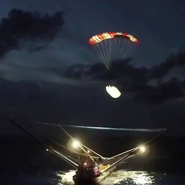 Η SpaceX πιάνει για πρώτη φορά και τα δύο κομμάτια του προστατευτικού καλύμματος του πυραύλου Falcon 9