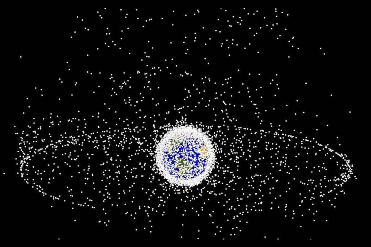 Η Γη θα αποκτήσει δακτύλιο όπως του Κρόνου, αλλά θα είναι από τα διαστημικά σκουπίδια!