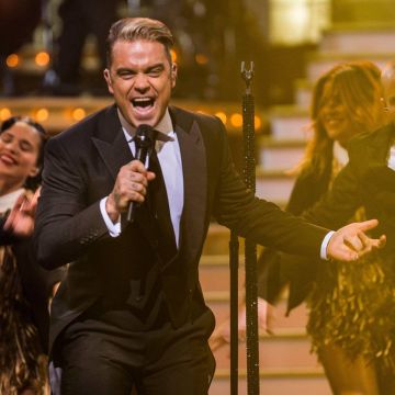 Ο Robbie Williams "live" στο πρωτοχρονιάτικο ERTFLIX