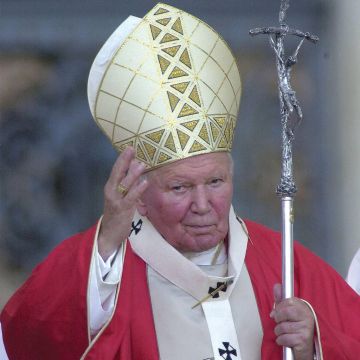 Η Eutelsat καλύπτει την αγιοποίηση του Ιωάννη ΧXIII και Ιωάννη Παύλου II