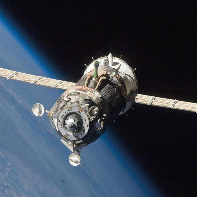 To ρωσικό διαστημικό σκάφος ανεφοδιασμού Progress πέφτει στη Γη