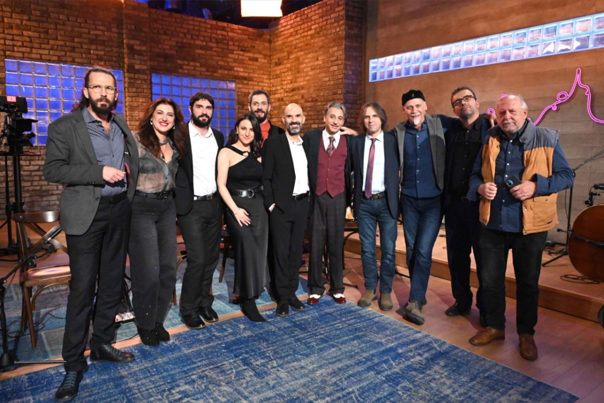 1280 square 33 b00134a8