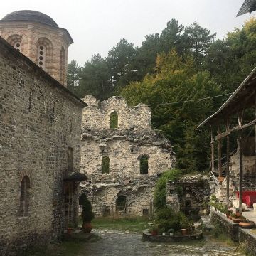 Η καλλιτέχνης Μαρίνα Καρέλλα στο «Κυνηγώντας το όνειρο» του COSMOTE HISTORY HD