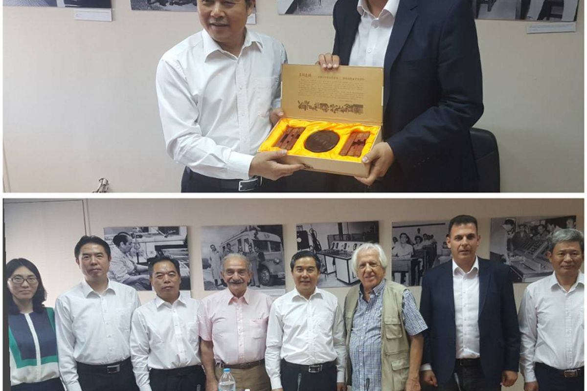 e14426ecbef3e6fcd561728653c13281 XL b1415726