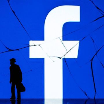 «Προβληματικές αλλαγές ρυθμίσεων» ή «διαρροή προσωπικών πληροφοριών» το μπλακ άουτ του Facebook;