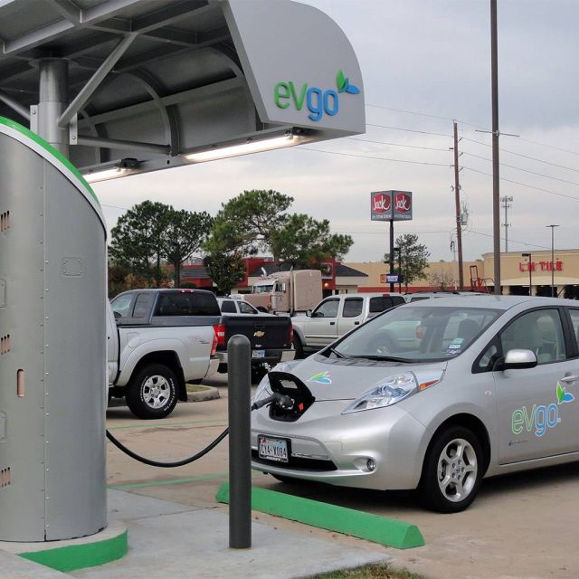 Ηλεκτροκίνηση: ήδη μεγάλη η έλλειψη σημείων φόρτισης στη Γερμανία