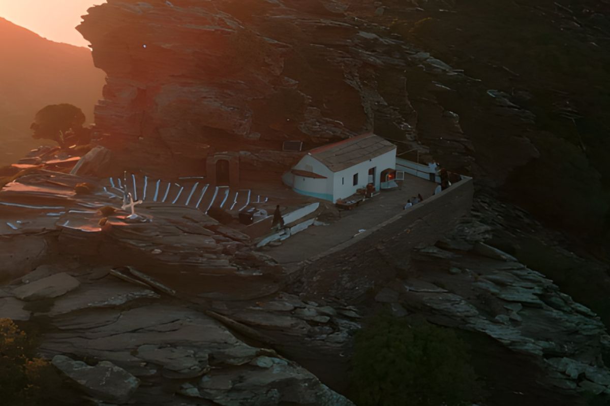 1280 square 30 b4a79324