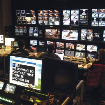 Ο μύθος της «αδειοδότησης των καναλιών» και η αλήθεια για το τηλεοπτικό τοπίο