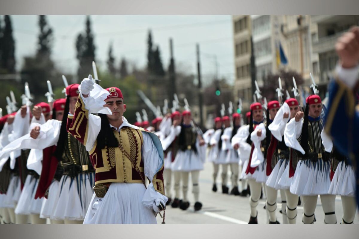 1280 square 105 b74176e5