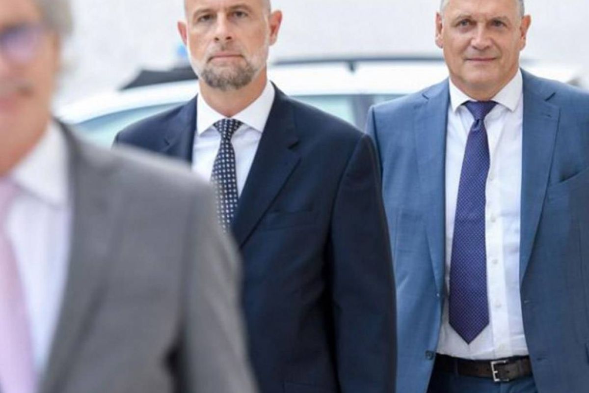 3bef4ca6c74089a9b2b94d6c1dc8053e XL b74805bf