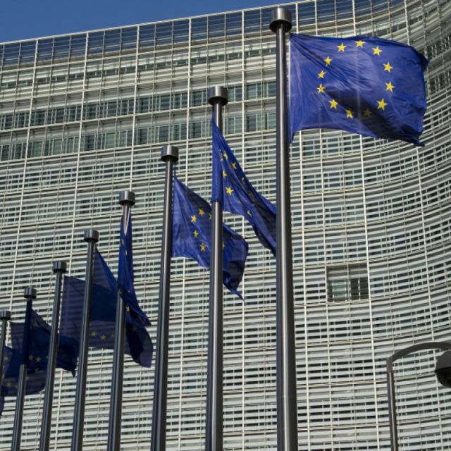 Κομισιόν: Η απόφαση για το κλείσιμο της ΕΡΤ ανήκει αποκλειστικά στην ελληνική κυβέρνηση