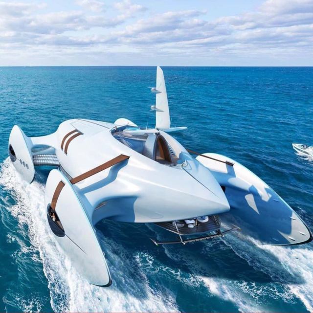 Decadence, το super yacht καταμαράν με  εμφάνιση κλασικού αυτοκινήτου της δεκαετίας  του 1920