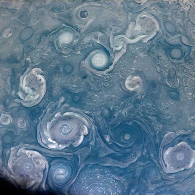 Η NASA εντοπίζει ισχυρές θύελλες στον Δία και ζητά τη βοήθεια του κοινού για τη μελέτη τους