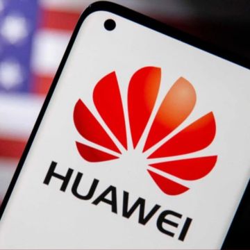 Οι ΗΠΑ στριμώχνουν κι άλλο την Huawei